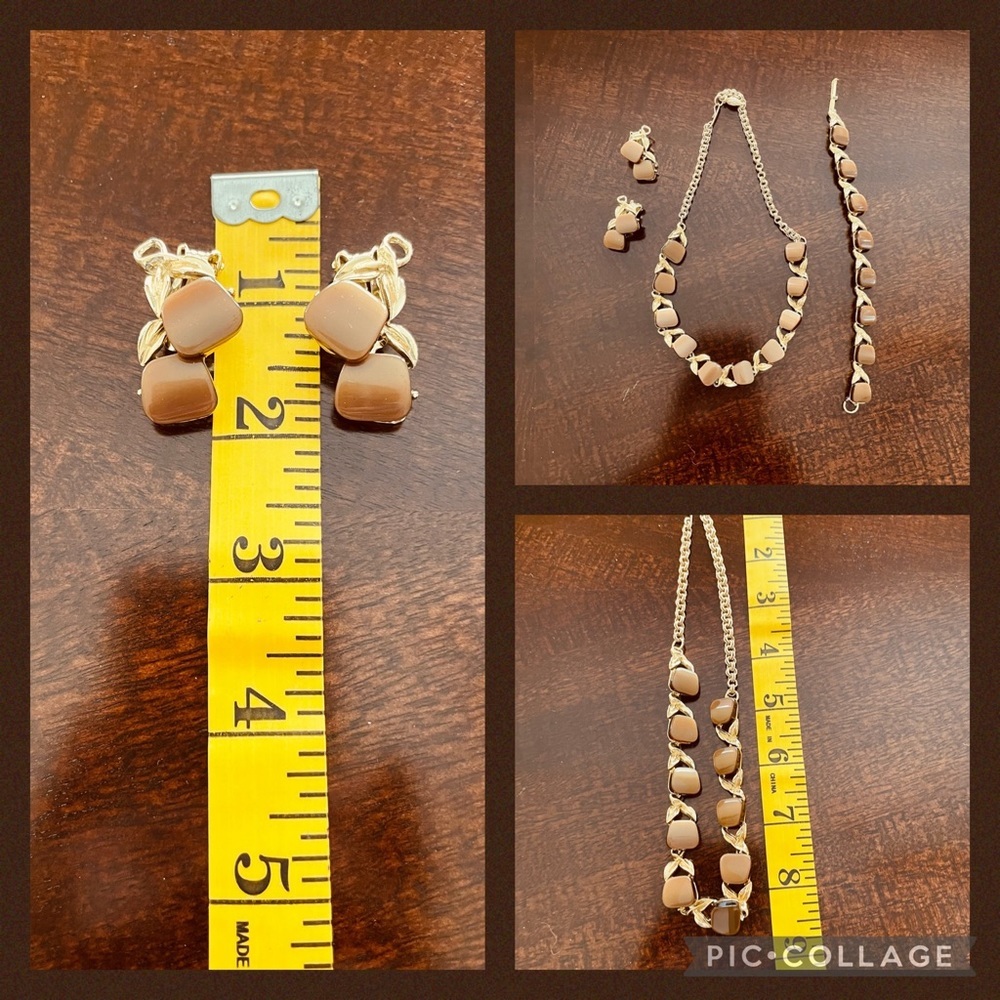 Vintage thermoset 3 piece set. Necklace, earrings and bracelet. L